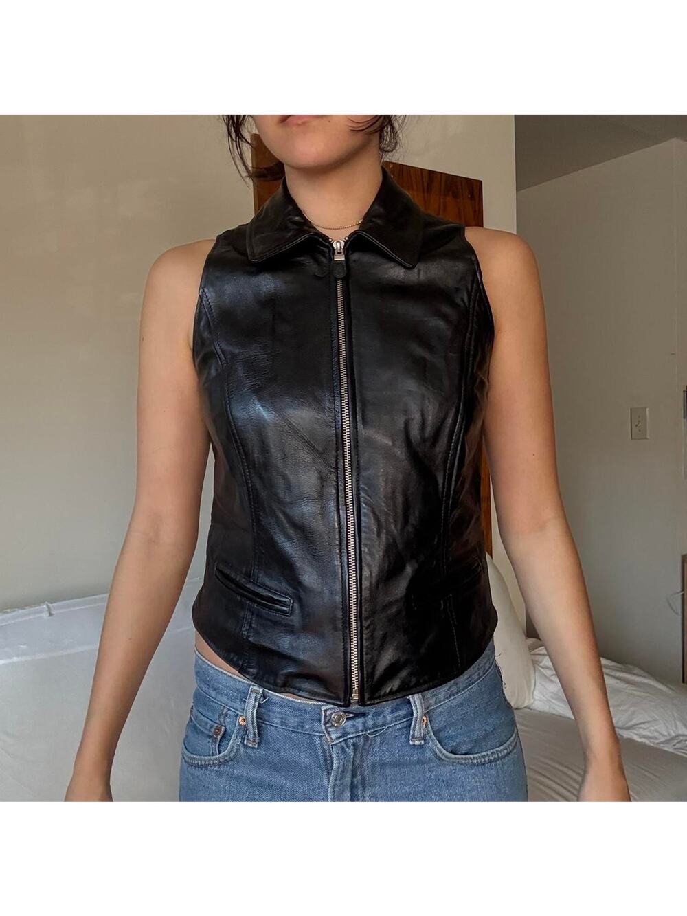 Black 100 leather zip up vest with collar